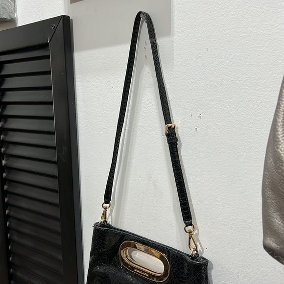 MICHAEL KORS EMBOSSED LEATHER SHOULDER BAG - Picture 3 of 11